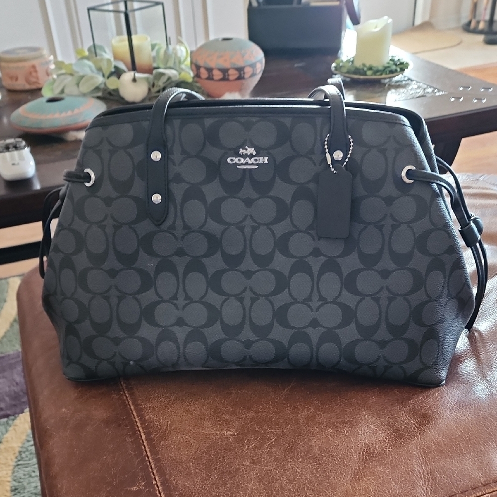 Coach Black and Gray Signature Shoulder Bag - Picture 2 of 7
